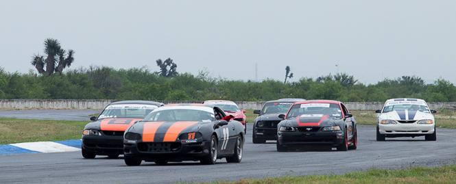 CAMAROS_Y_MUSTANGS.jpg