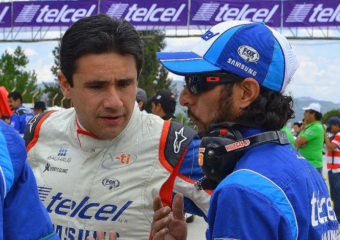 Ricardo_Pérez_de_Lara_-_Piloto_Telcel.JPG