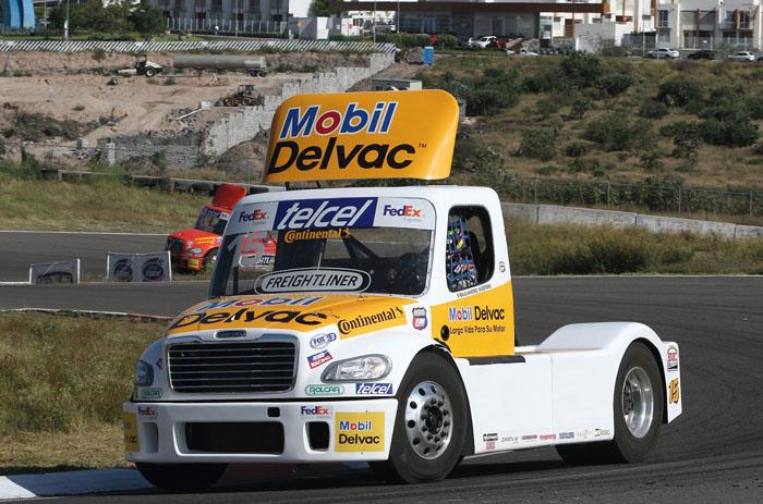 antonio_perez_tractos_monterrey1.jpg