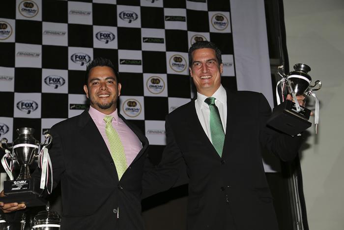 PREMIACION_CNRM_2015_CAMPEONES_NOVATOS_VELOCIDAD_DIEGO_CANDANO_ANTONIO_SANCHEZ_FLORES_IMG_5025.jpg