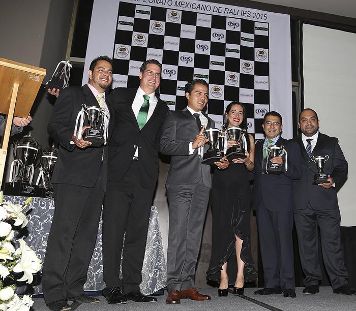 PREMIACION_CNRM_2015_CAMPEONES_VELOCIDAD_GRUPO_2_CAMPEON_CHRISTIAN_GOMEZ_LIZ_TEJADA_2_LUIS_GARCIA_RODRIGO_FLORES_3_DIEGO_CANDANO_ERWIN_CORONEL_ANTONIO_SANCHEZ_FLORES_IMG_5035.jpg