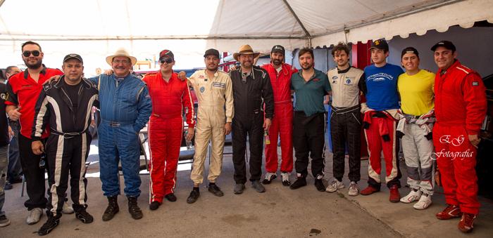 4PILOTOS_CAMARO_MUSTANG_CHALLENGE.jpg