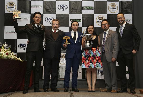 foto_10_PREMIACION_CAMPEONATO_MEXICANO_DE_RALLIES_2016_CAMPEONATO_REGIONAL_DE_OCCIDENTE_CAMPEON_ABSOLUTO_ANTONIO_PENAFLOR_NAVEGANTE_CHRISTEL_GIL_2_SANTIAGO_SAENZ_ANTONIO_SANCHEZ_FLORES_IMG_9748.jpg
