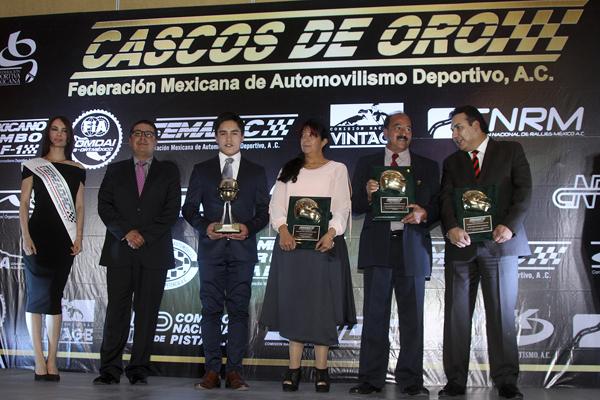 CASCO DE ORO 2016 Y GALARDON A LA EXCELENCIA EN EL DEPORTE MOTOR FEMADAC ©ANTONIO SANCHEZ FLORES IMG_2635.jpg