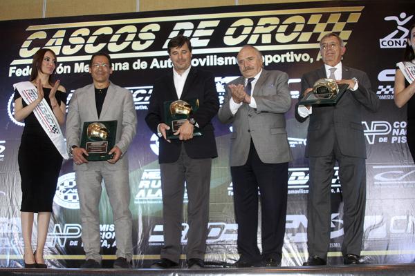 CASCO DE ORO 2016 Y GALARDON A LA EXCELENCIA EN EL DEPORTE MOTOR FEMADAC ©ANTONIO SANCHEZ FLORES IMG_2910.jpg