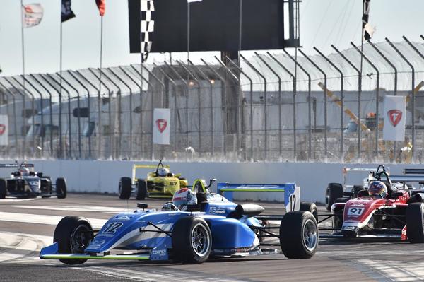 Moisés de la Vara USF2000.jpg