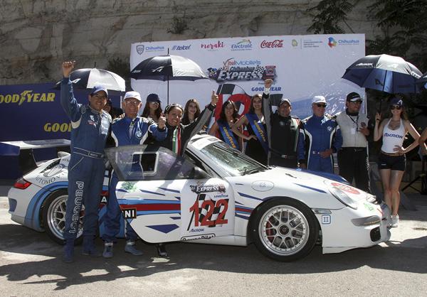 BOL EXTRAOFICIAL CAMPEONES 1 GABRIEL PEREZ ANGELICA FUENTES PORSCHE GT3 2 EDUARDO HENKEL SERGIO PUENTE BMW M2 3 ARTURO MORA ALBERTO SOSA VW GTI FOTO ANTONIO SANCHEZ FLORES IMG_3447.jpg