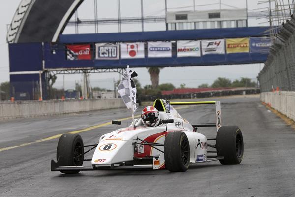 MOISES DE LA VARA #6 MARTIGA GANADOR CARRERA 3 FOTO ANTONIO SANCHEZ FLORES IMG_7129.jpg
