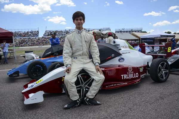 Enrique Meza (48).jpg