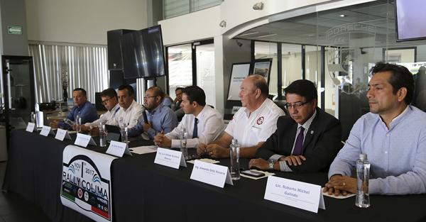 CONFERENCIA DE PRENSA AGENCIA PORSCHE GUADALAJARA LUIS E AGUIRRE CARLOS HUERTA JOSE L SOSA LIMON WALTER HARTLEBEN LUIS A QUINTERO ARMANDO ORTIZ ROBERTO MICHEL FOTO ANTONIO SANCHEZ FLORES IMG_2932.jpg