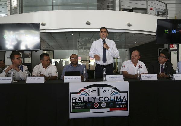 CONFERENCIA DE PRENSA AGENCIA PORSCHE GUADALAJARA LUIS E AGUIRRE CARLOS HUERTA JOSE L SOSA LIMON WALTER HARTLEBEN LUIS A QUINTERO ARMANDO ORTIZ ROBERTO MICHEL FOTO ANTONIO SANCHEZ FLORES IMG_2960.jpg
