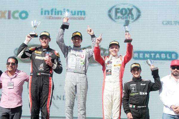 F4 CARRERA 2 1 IGOR FRAGA 2 MOISES DE LA VARA 3 MICHAEL SANTOS IMG_9739.jpg