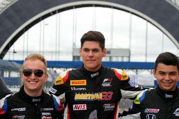 PILOTO TAPATÍO CAMPEÓN F4.jpg