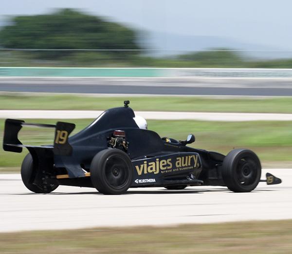 Monoplaza Viajes Aury RT.JPG