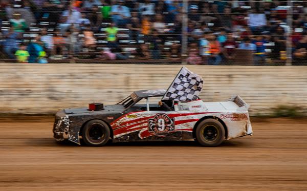 2.- Novatos V8 1.jpg