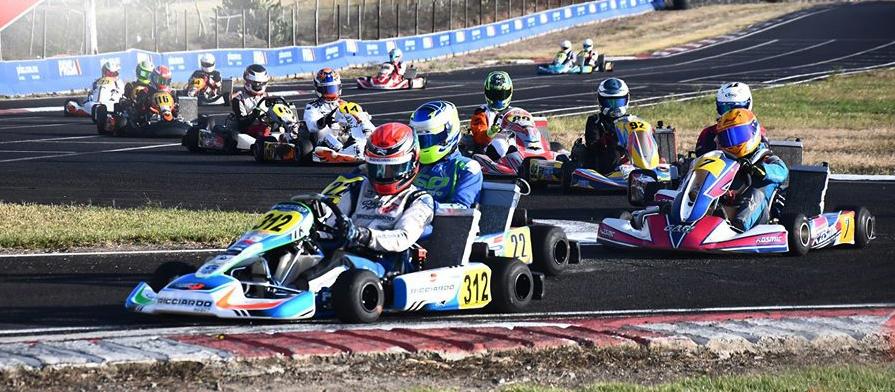 FORMULA KARTS_1.jpg