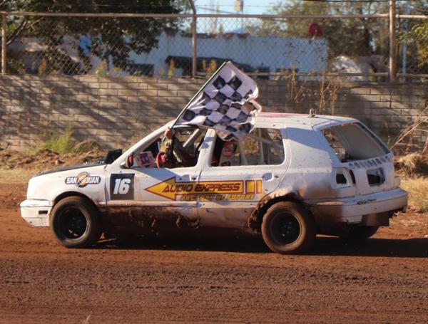 4.- 4 Pony Expertos.jpg