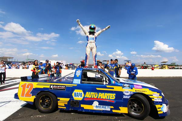 JORGE DE LA PARRA_MIKELS TRUCKS.jpg