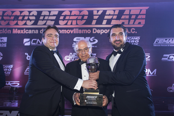 CASCOS DE ORO Y PLATA FEMADAC Y EXCELENCIA EN EL DEPORTE 2018 JULIAN ABED DON JULIAN ABED R JORGE ABED FOTO A S F IMG_8228.jpg