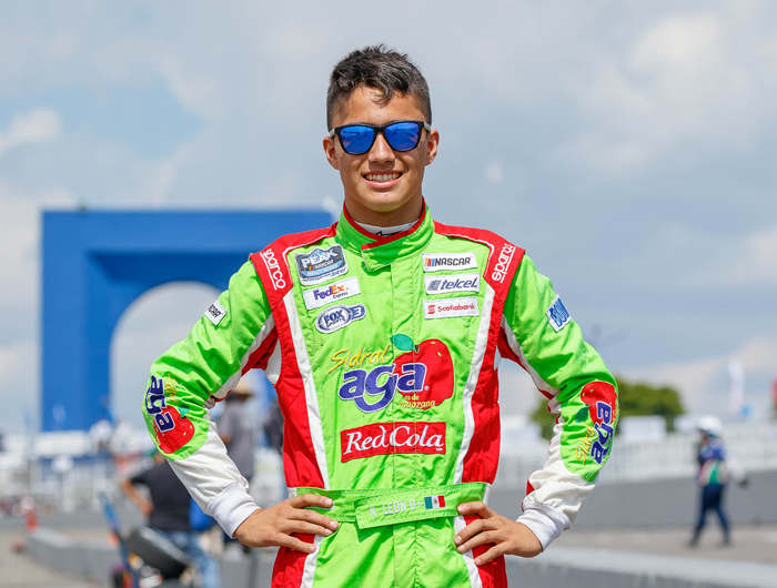 Noel_Leon_24114.jpg