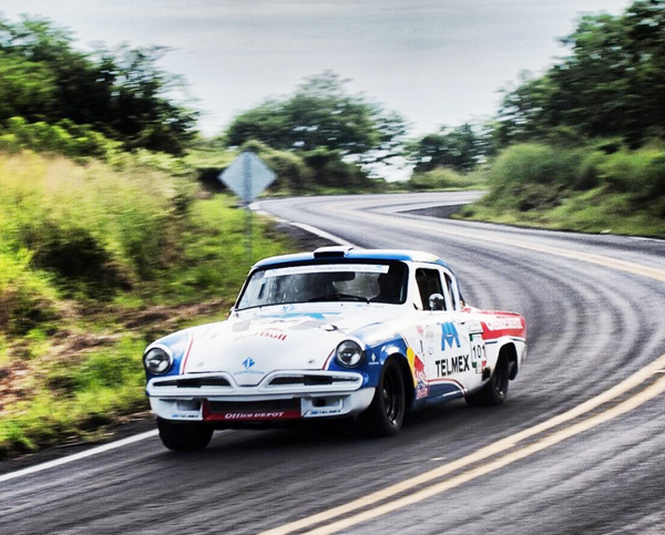Memo_Rojas_Jr._Grand_Marshall_de_La_Carrera_Panamericana_1.jpg